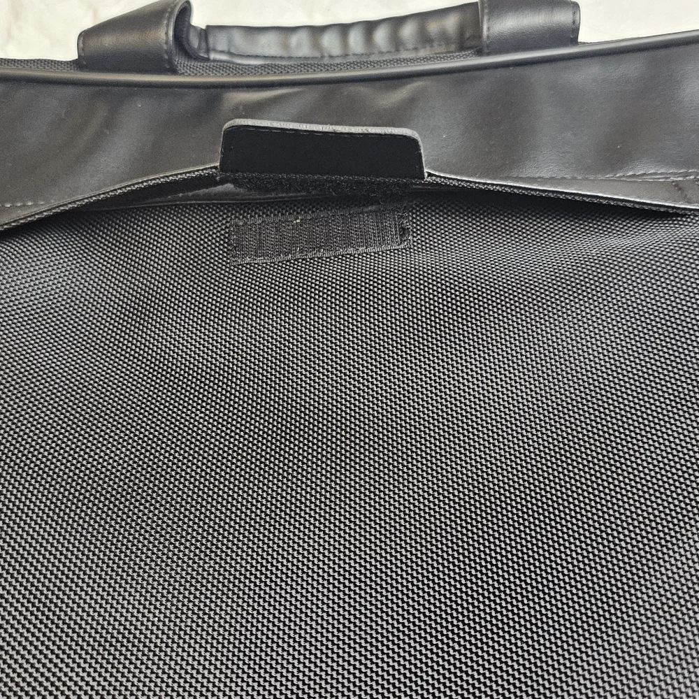 Kenneth Cole Reaction all zippers